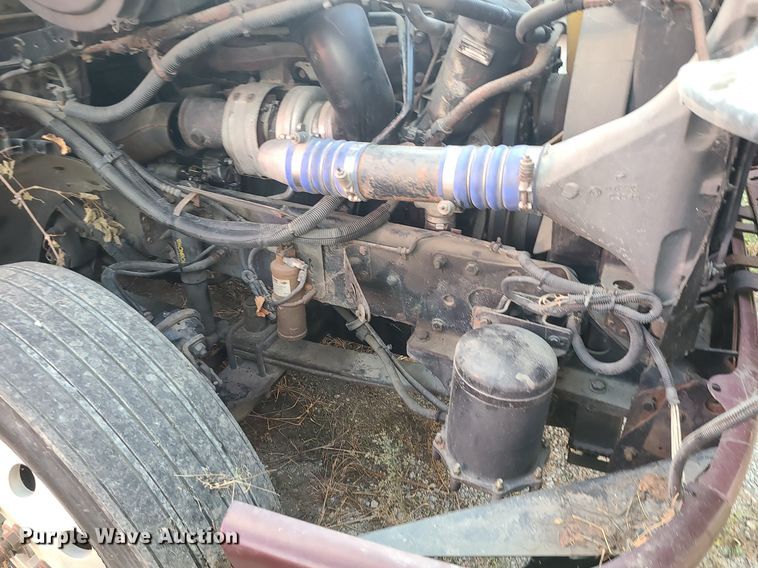 image for item DK4114 2005 Freightliner Columbia  semi truck