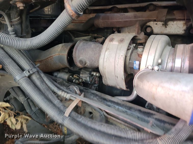 image for item DK4114 2005 Freightliner Columbia  semi truck