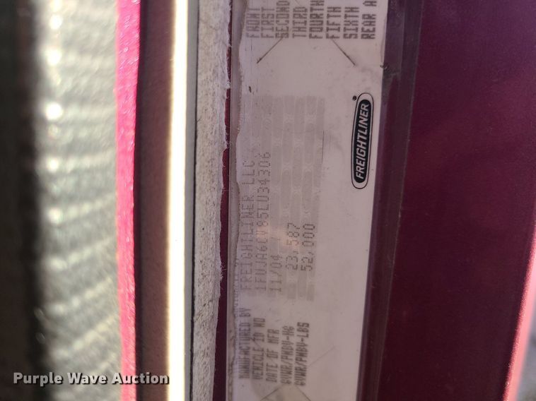 image for item DK4114 2005 Freightliner Columbia  semi truck