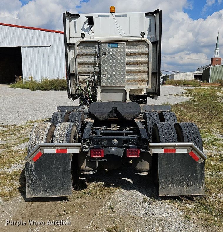 image for item DO1167 2022 International LT625  semi truck