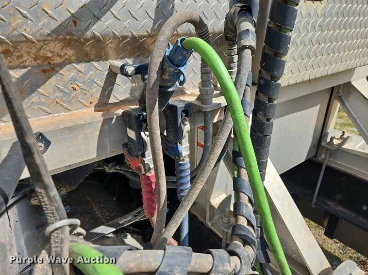 image for item DO1167 2022 International LT625  semi truck