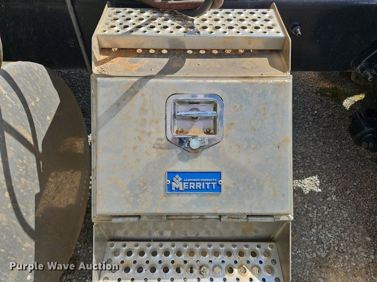 image for item DO1167 2022 International LT625  semi truck