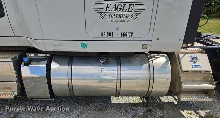 image for item DO1167 2022 International LT625  semi truck