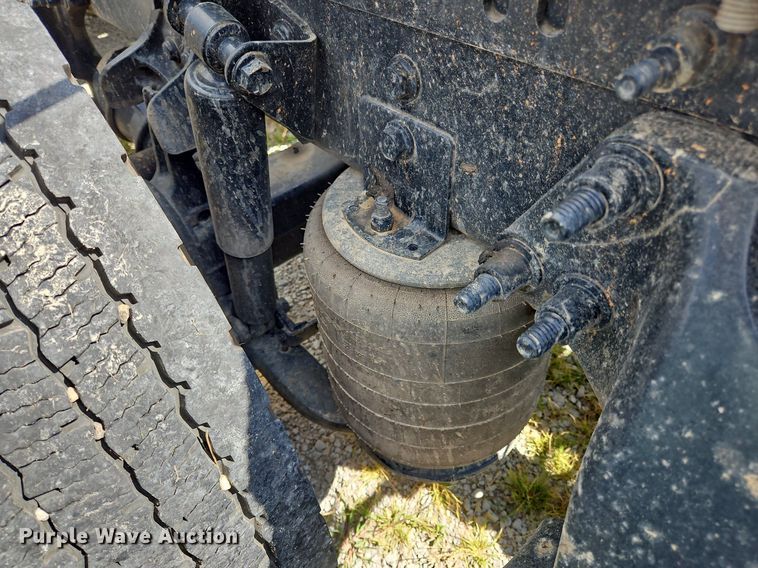 image for item DO1167 2022 International LT625  semi truck