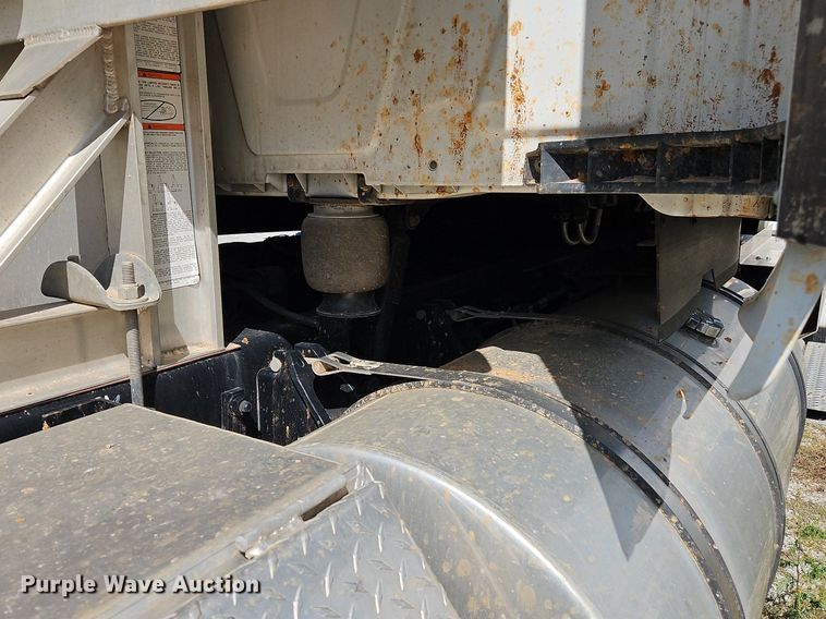 image for item DO1167 2022 International LT625  semi truck