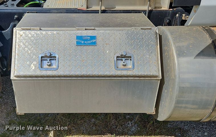 image for item DO1167 2022 International LT625  semi truck