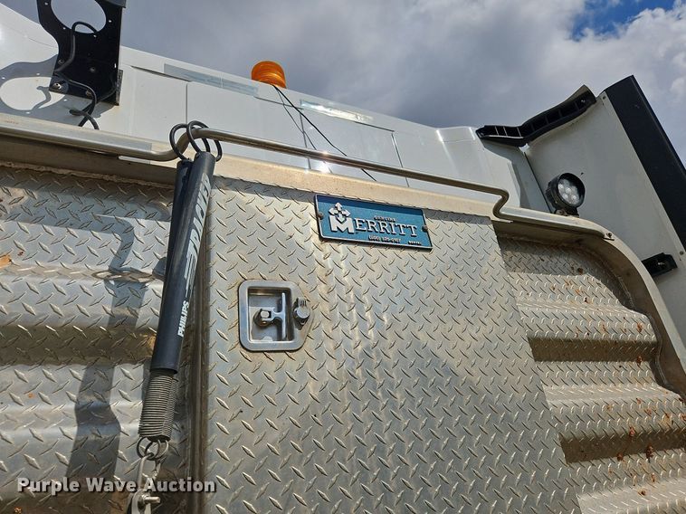 image for item DO1167 2022 International LT625  semi truck