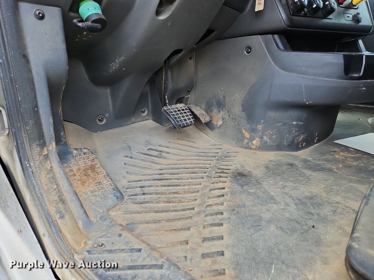 image for item DO1167 2022 International LT625  semi truck