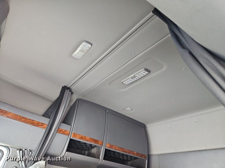 image for item DO1167 2022 International LT625  semi truck