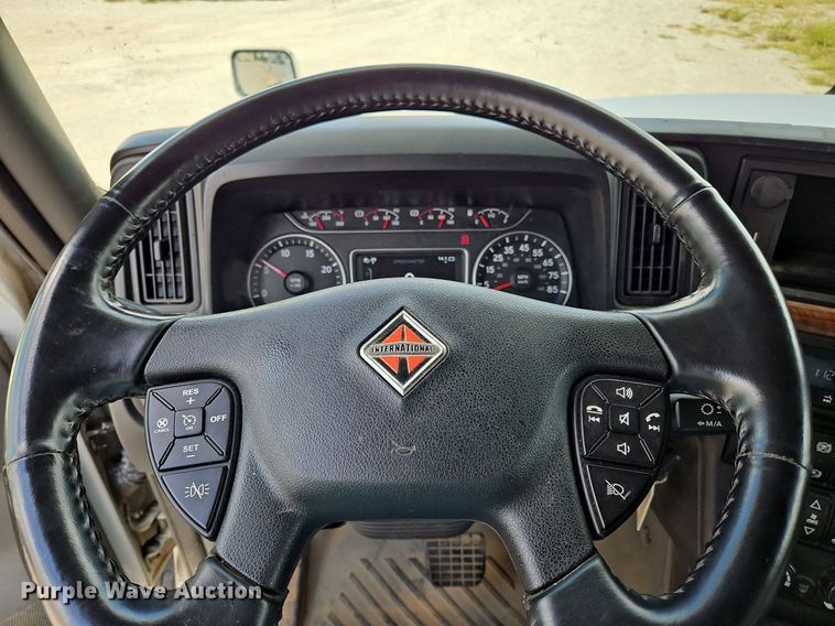 image for item DO1167 2022 International LT625  semi truck