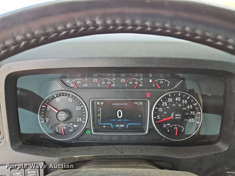 image for item DO1167 2022 International LT625  semi truck