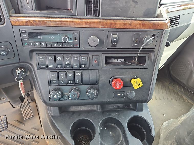 image for item DO1167 2022 International LT625  semi truck