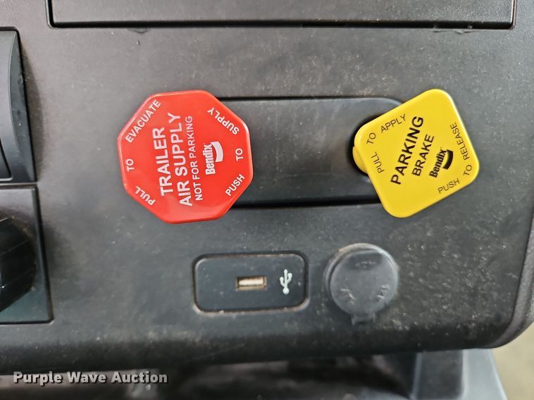 image for item DO1167 2022 International LT625  semi truck