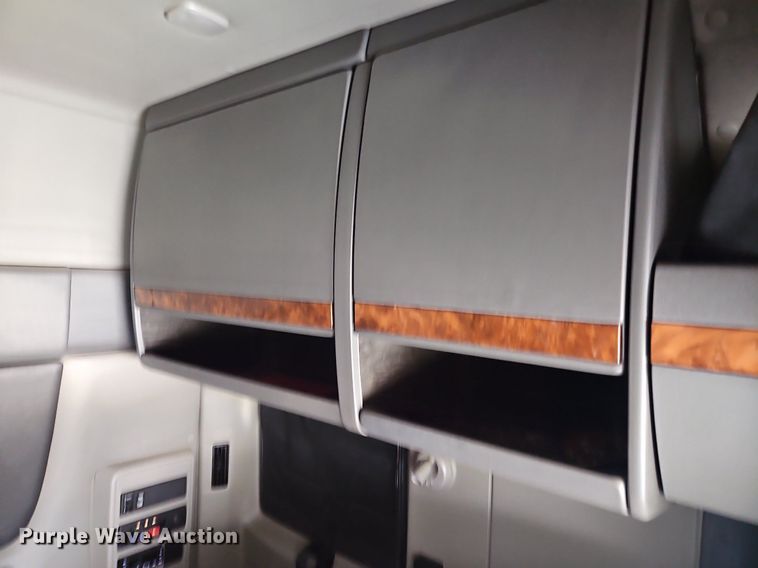 image for item DO1167 2022 International LT625  semi truck