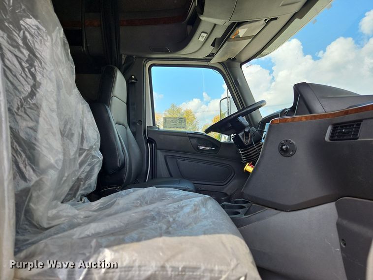 image for item DO1167 2022 International LT625  semi truck