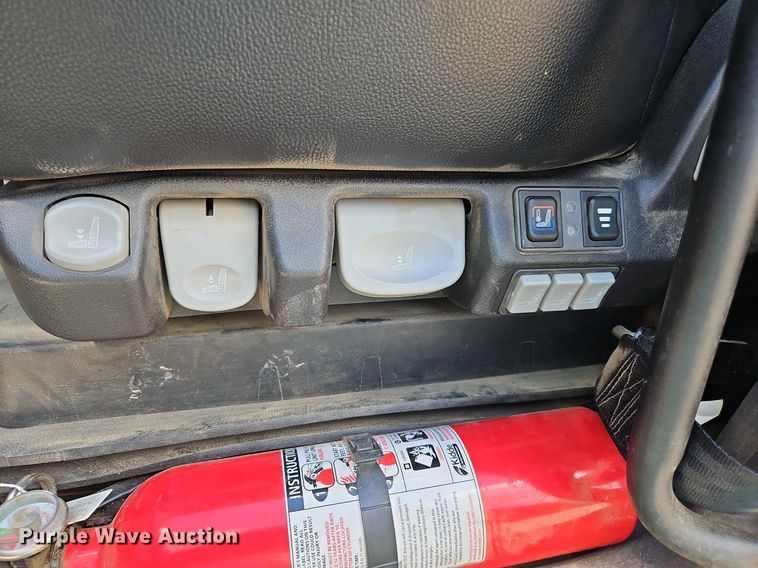 image for item DO1167 2022 International LT625  semi truck