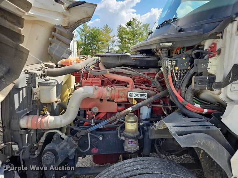 image for item DO1167 2022 International LT625  semi truck