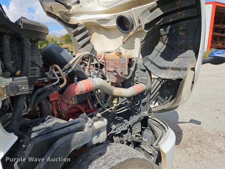 image for item DO1167 2022 International LT625  semi truck