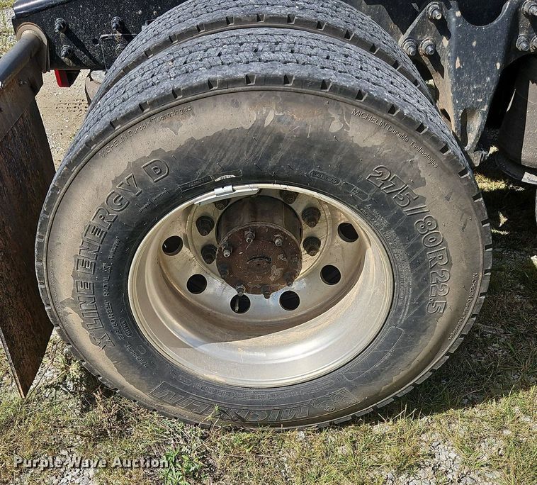 image for item DO1167 2022 International LT625  semi truck