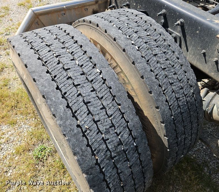 image for item DO1167 2022 International LT625  semi truck