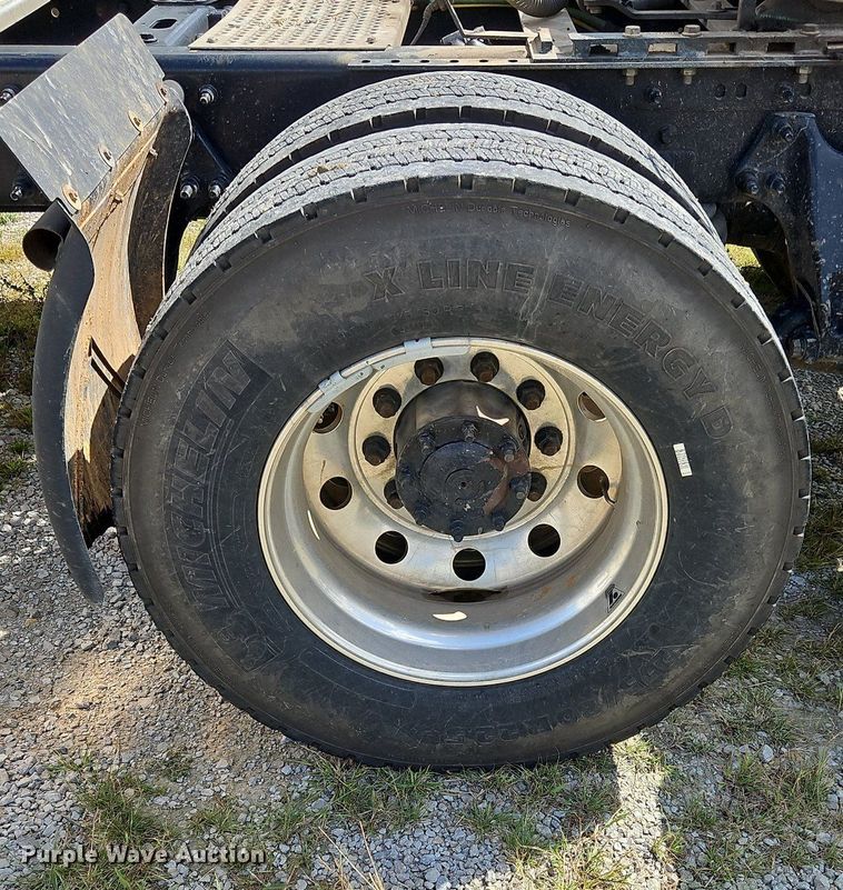 image for item DO1167 2022 International LT625  semi truck