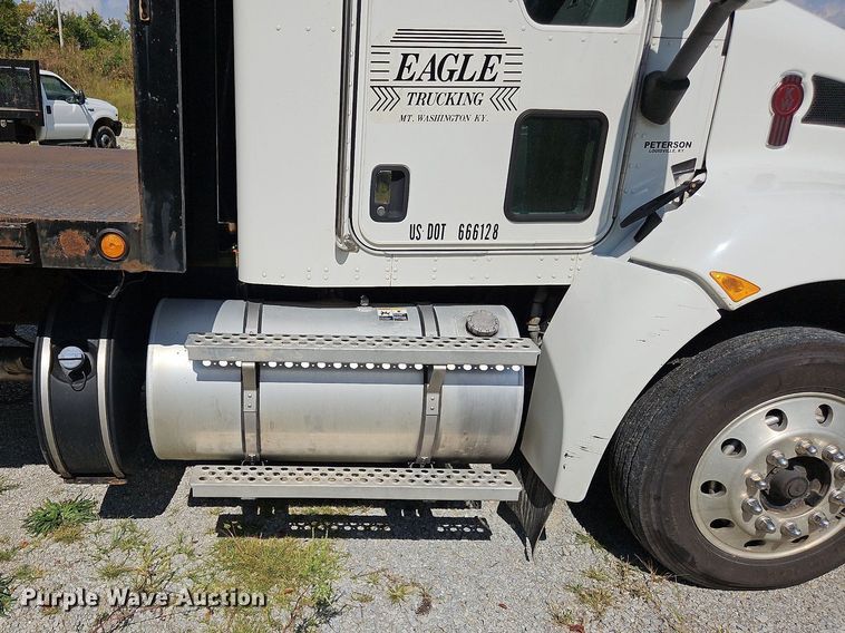 image for item DO1168 2016 Kenworth T270  flatbed truck