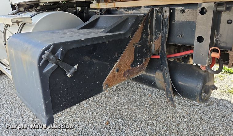 image for item DO1168 2016 Kenworth T270  flatbed truck