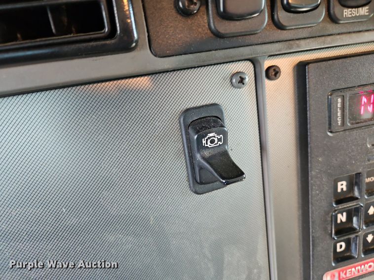 image for item DO1168 2016 Kenworth T270  flatbed truck