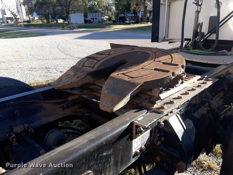 image for item DO3139 2015 Kenworth T680  semi truck