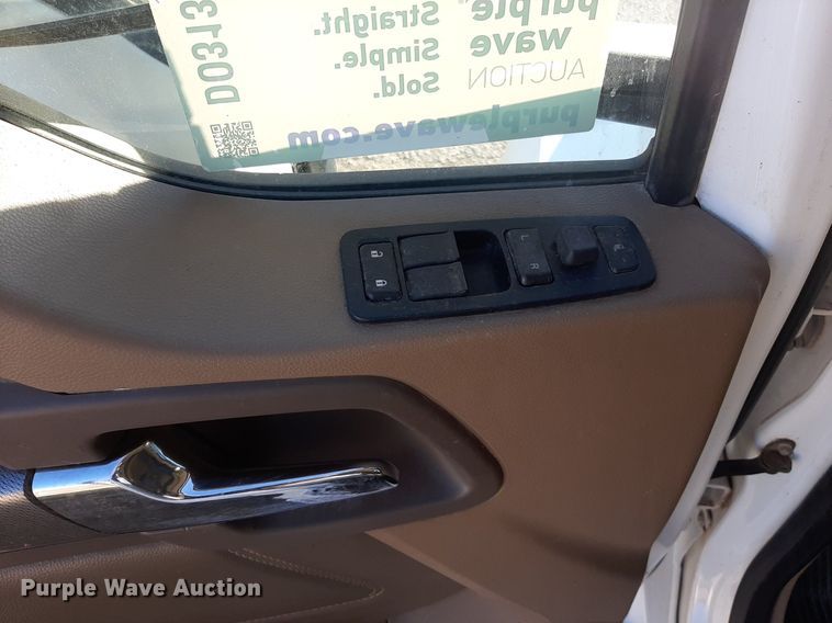 image for item DO3139 2015 Kenworth T680  semi truck