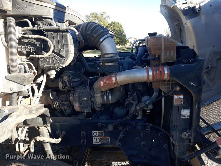 image for item DO3139 2015 Kenworth T680  semi truck