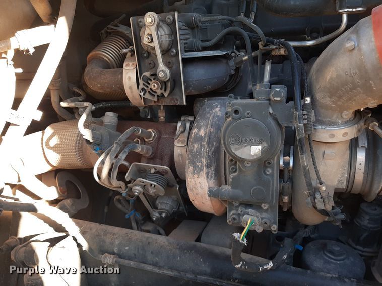 image for item DO3139 2015 Kenworth T680  semi truck