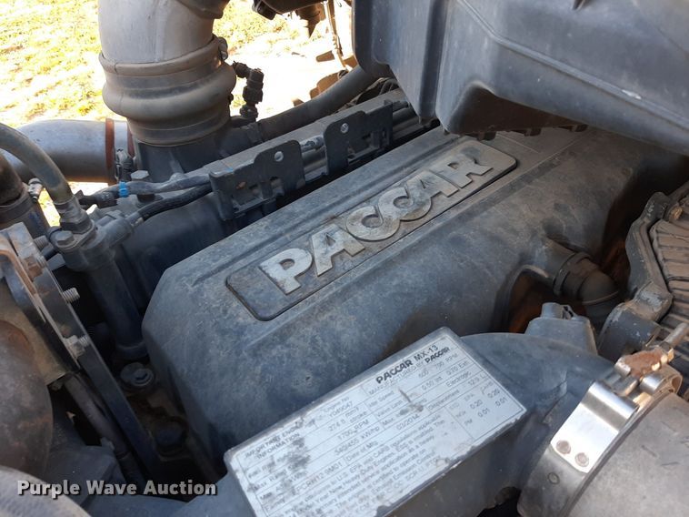 image for item DO3139 2015 Kenworth T680  semi truck