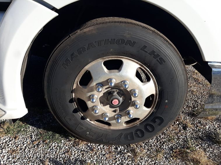 image for item DO3139 2015 Kenworth T680  semi truck