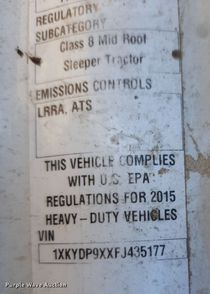 image for item DO3139 2015 Kenworth T680  semi truck