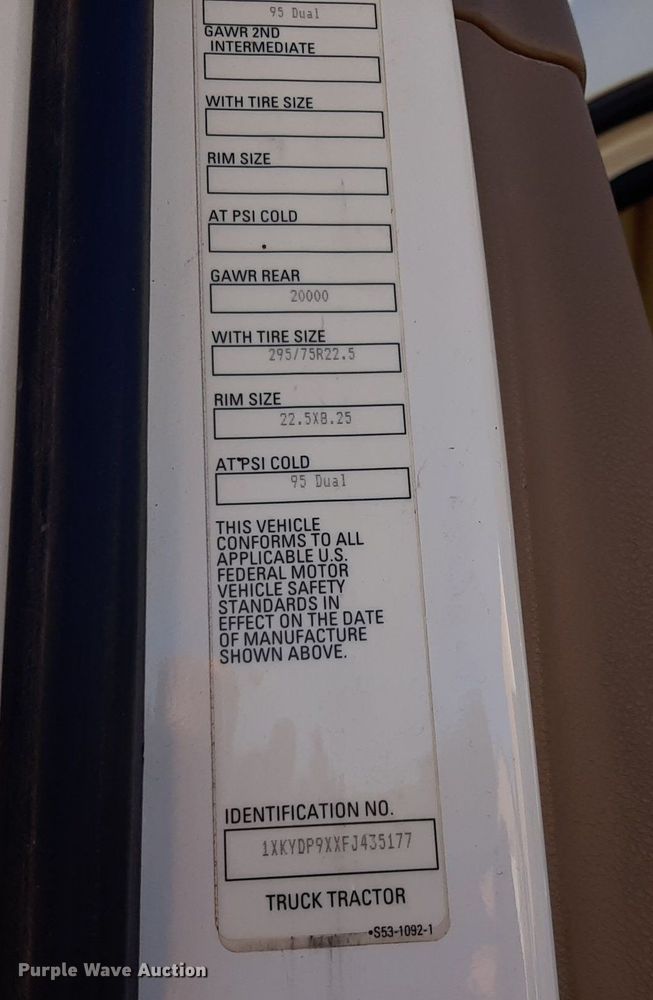 image for item DO3139 2015 Kenworth T680  semi truck