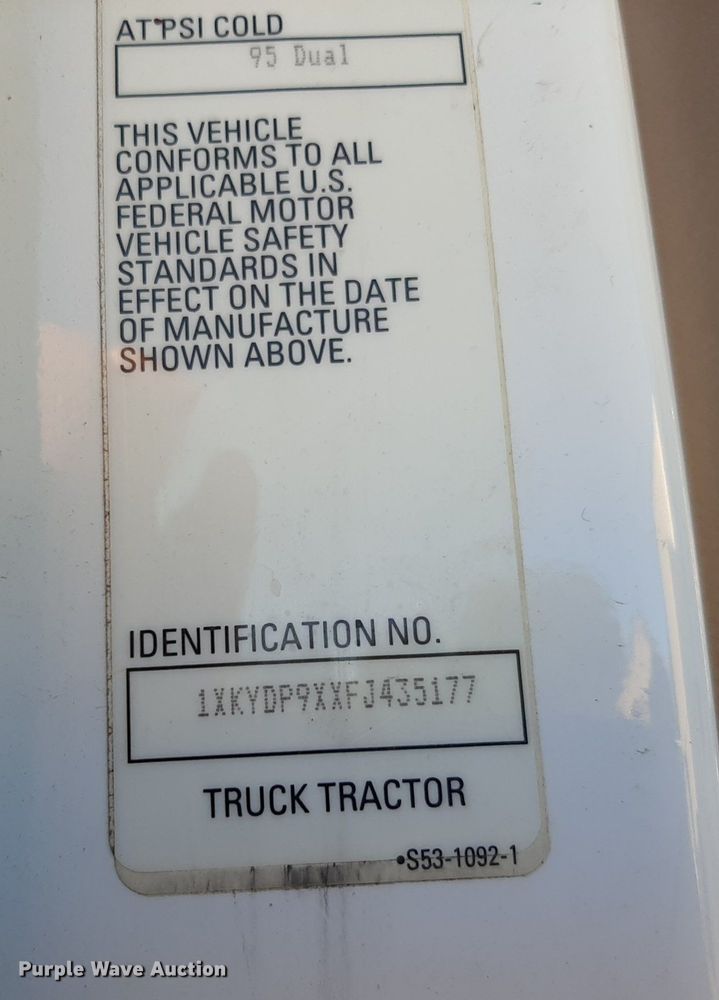 image for item DO3139 2015 Kenworth T680  semi truck