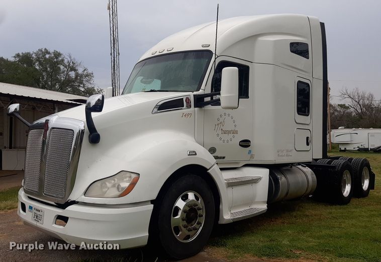image for item DO3140 2015 Kenworth T680  semi truck