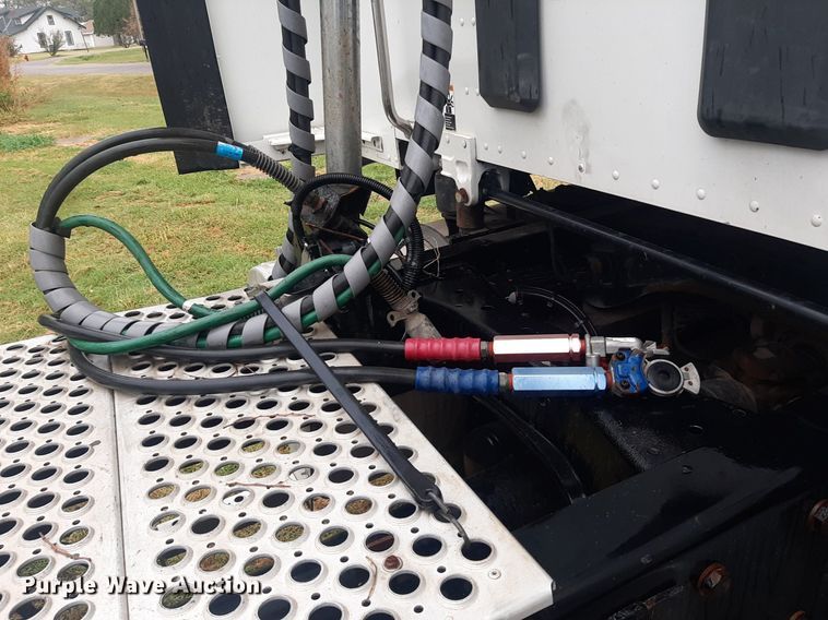 image for item DO3140 2015 Kenworth T680  semi truck