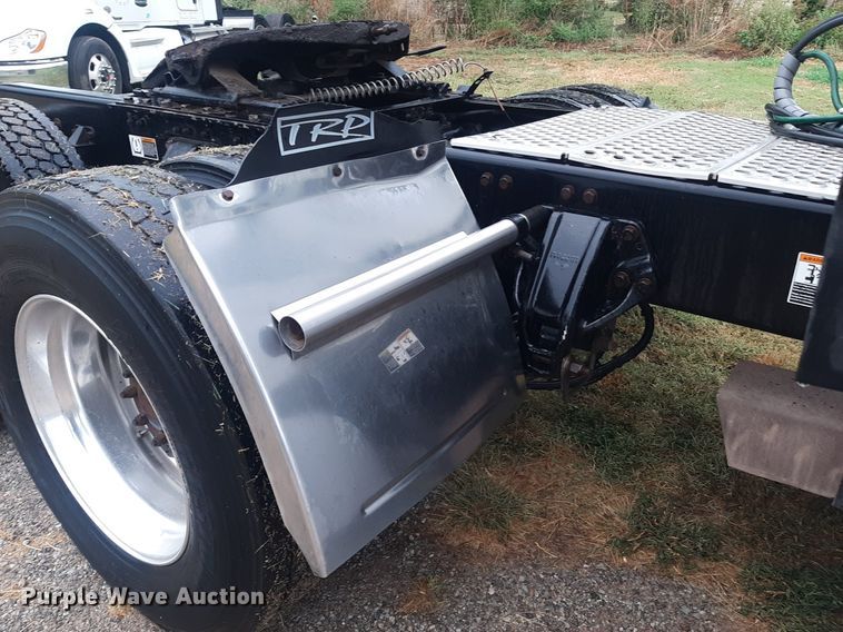 image for item DO3140 2015 Kenworth T680  semi truck