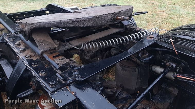 image for item DO3140 2015 Kenworth T680  semi truck