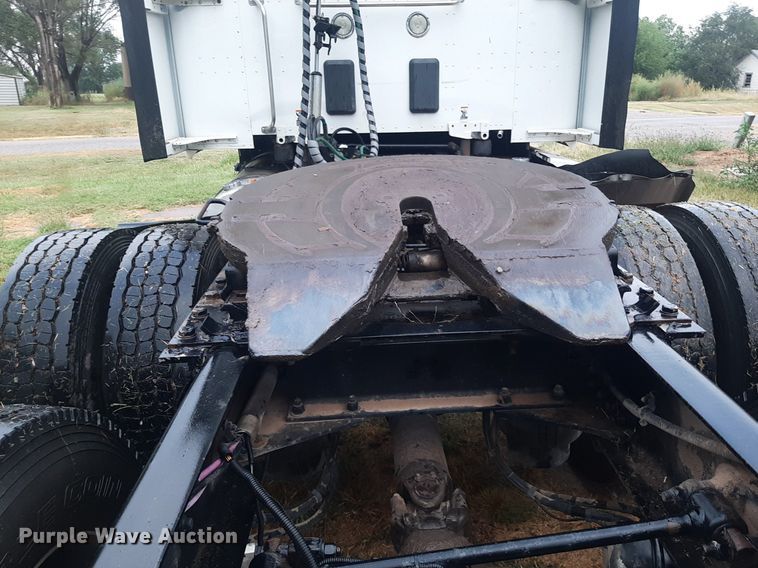 image for item DO3140 2015 Kenworth T680  semi truck