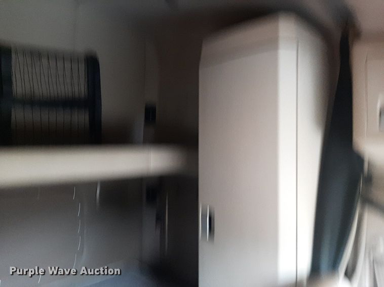 image for item DO3140 2015 Kenworth T680  semi truck