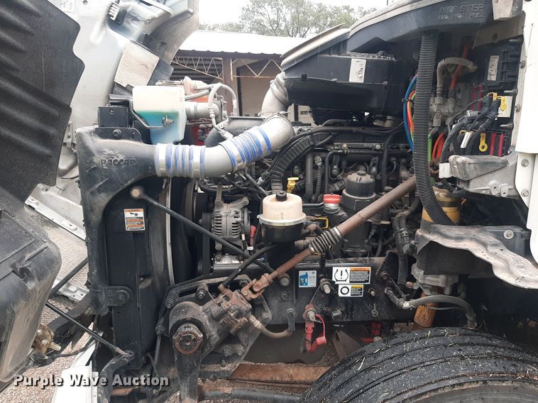 image for item DO3140 2015 Kenworth T680  semi truck