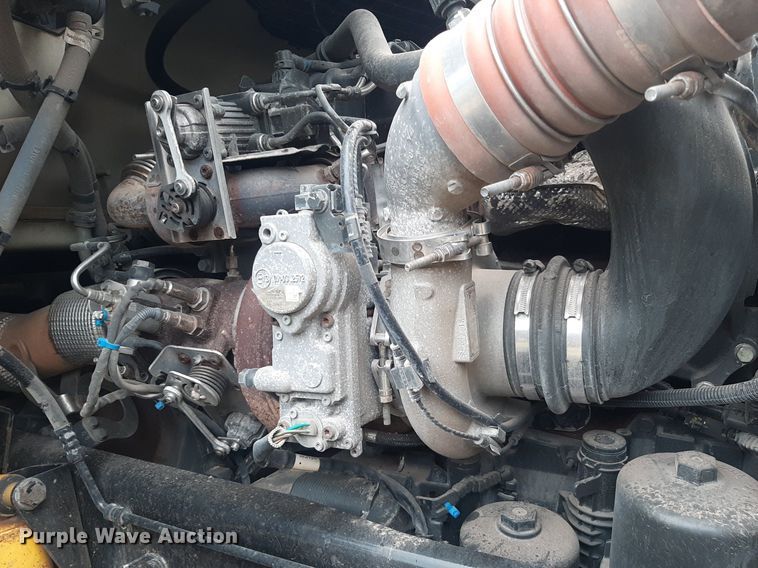 image for item DO3140 2015 Kenworth T680  semi truck