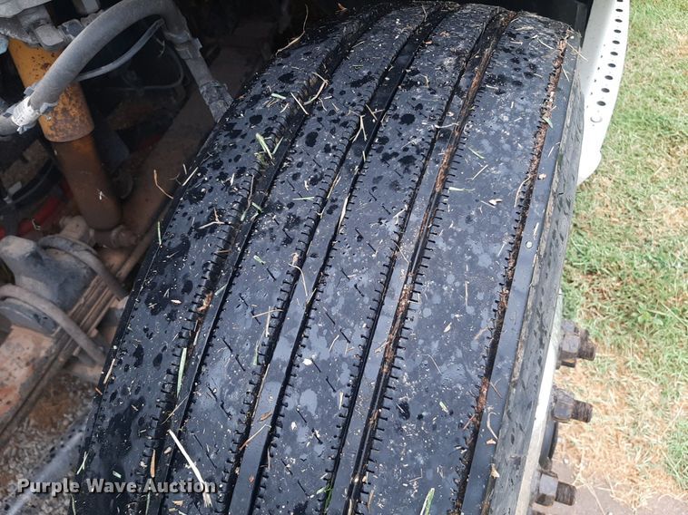 image for item DO3140 2015 Kenworth T680  semi truck