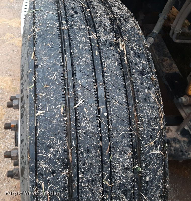 image for item DO3140 2015 Kenworth T680  semi truck