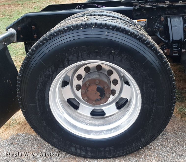 image for item DO3140 2015 Kenworth T680  semi truck