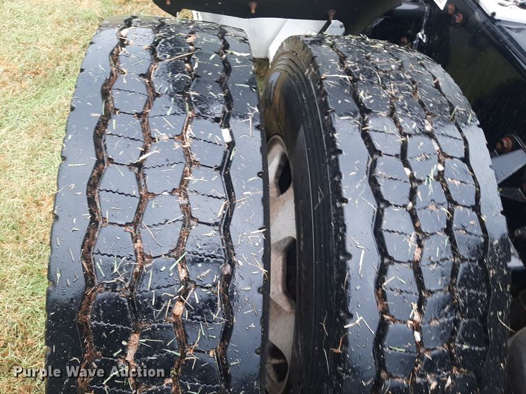 image for item DO3140 2015 Kenworth T680  semi truck