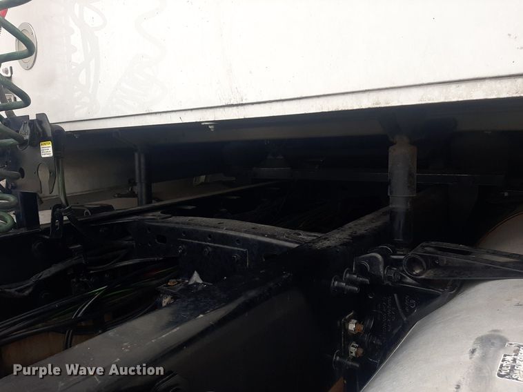 image for item DO3141 2016 Western Star 5700  semi truck